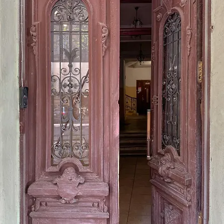 White Pearl Sadova Inn Odesa