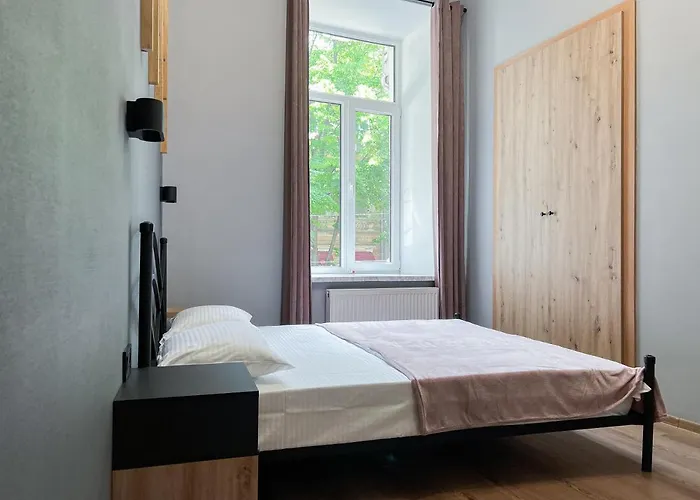 White Pearl Sadova *