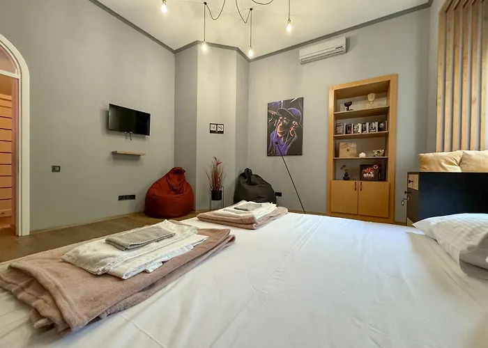 White Pearl Sadova Odessa