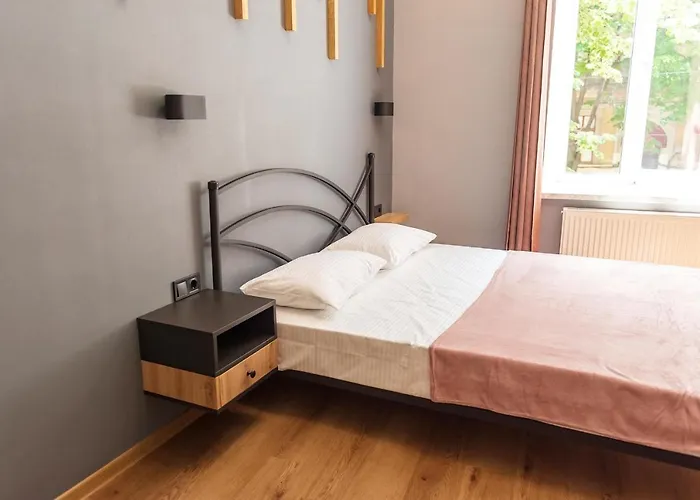 White Pearl Sadova *