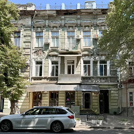 Zajazd White Pearl Sadova Odessa