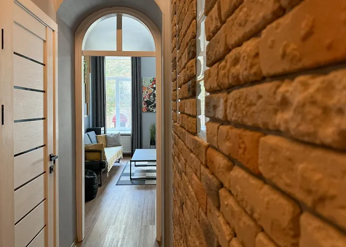 White Pearl Sadova *